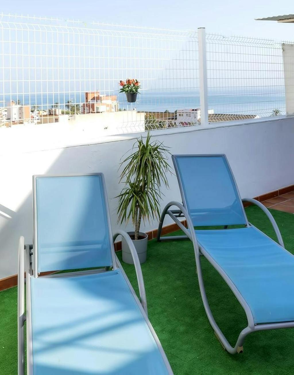 Bonito Apartamento Con Terraza - Pedregalejo Playa Málaga Exteriör bild