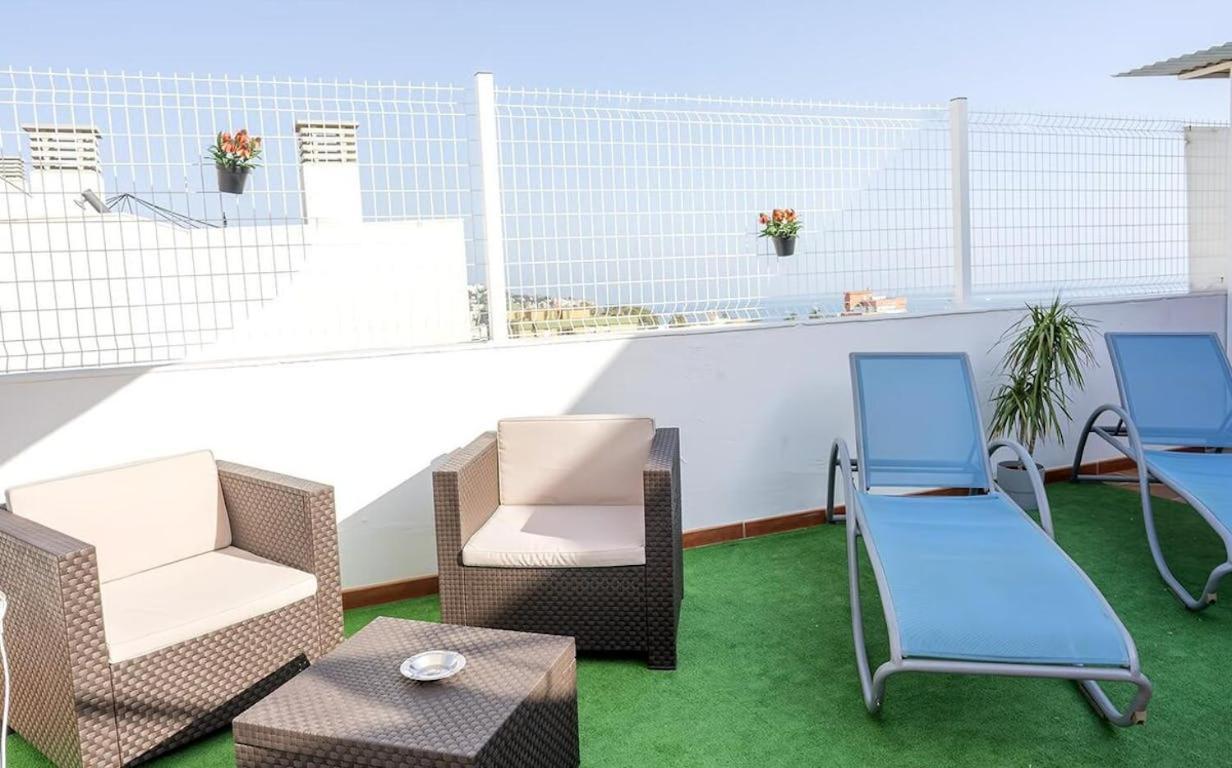 Bonito Apartamento Con Terraza - Pedregalejo Playa Málaga Exteriör bild