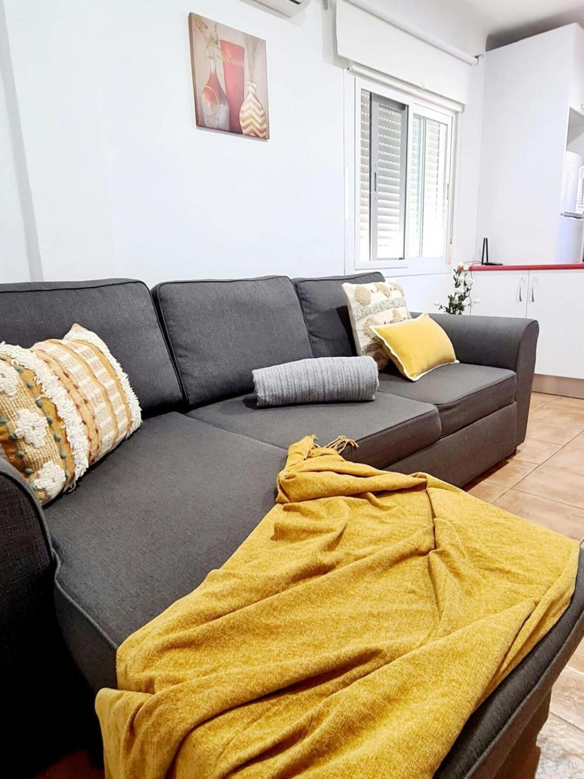 Bonito Apartamento Con Terraza - Pedregalejo Playa Málaga Exteriör bild